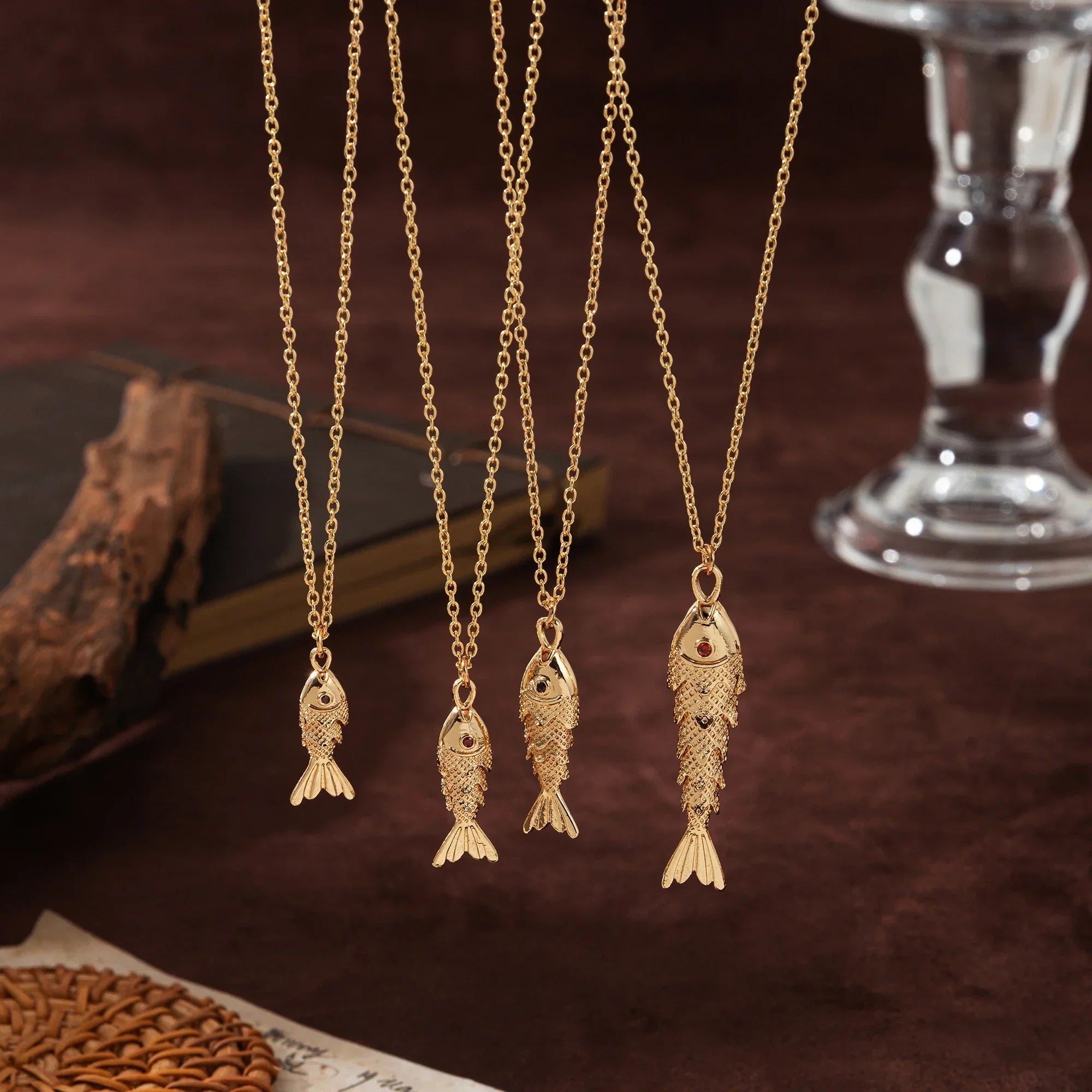 Retro Koi Fish Pendant Necklace – Personalized Light Luxury Fashion Jewelry for Women