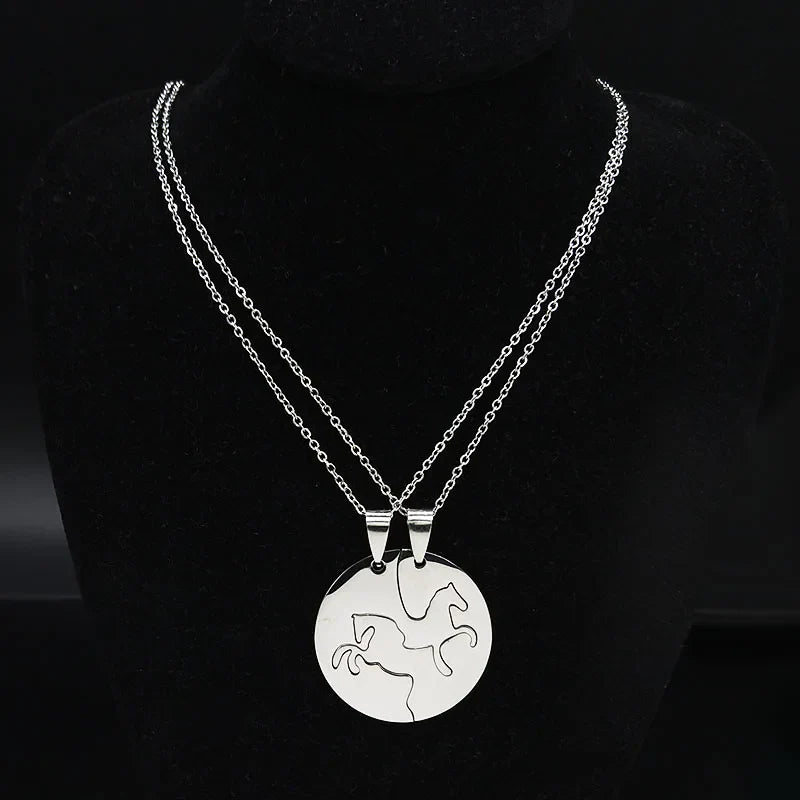 Horse Chain Necklace Set – Stylish Equestrian Jewelry for Couples