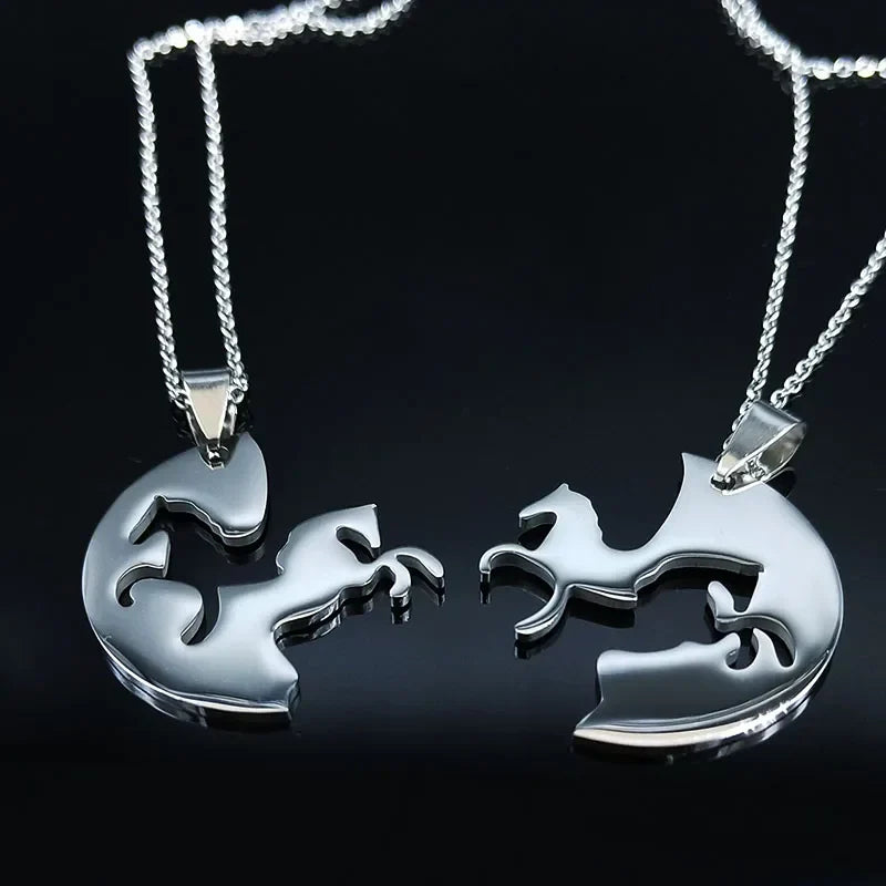 Horse Chain Necklace Set – Stylish Equestrian Jewelry for Couples