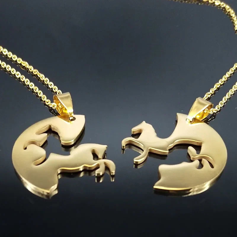 Horse Chain Necklace Set – Stylish Equestrian Jewelry for Couples