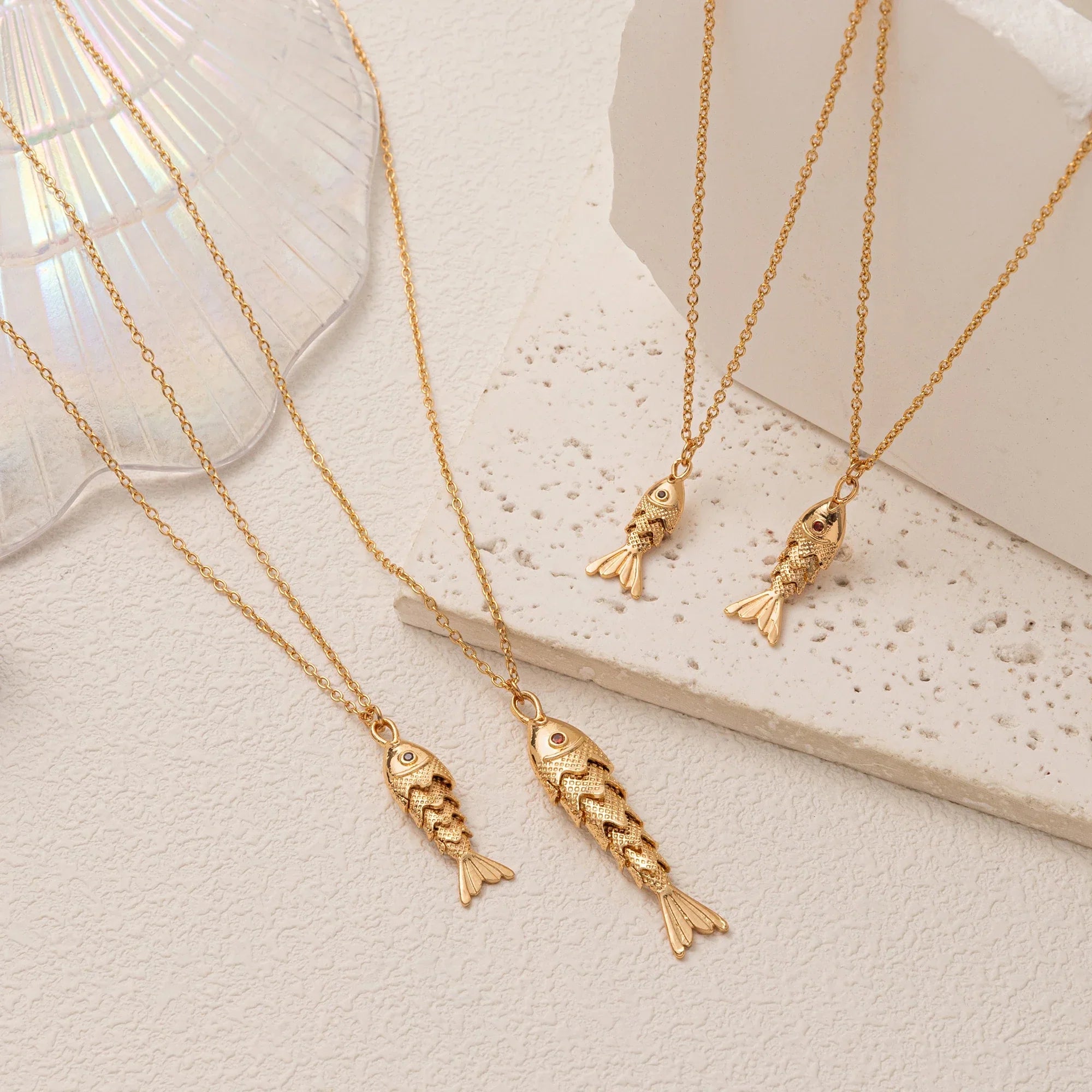 Retro Koi Fish Pendant Necklace – Personalized Light Luxury Fashion Jewelry for Women