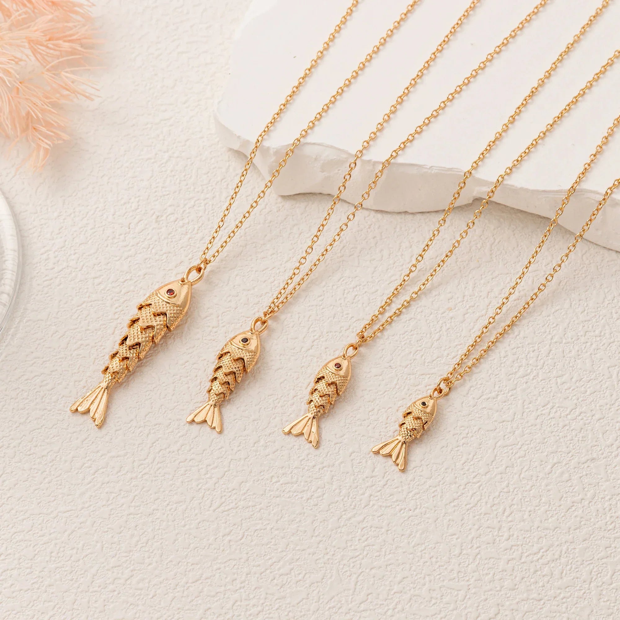 Retro Koi Fish Pendant Necklace – Personalized Light Luxury Fashion Jewelry for Women