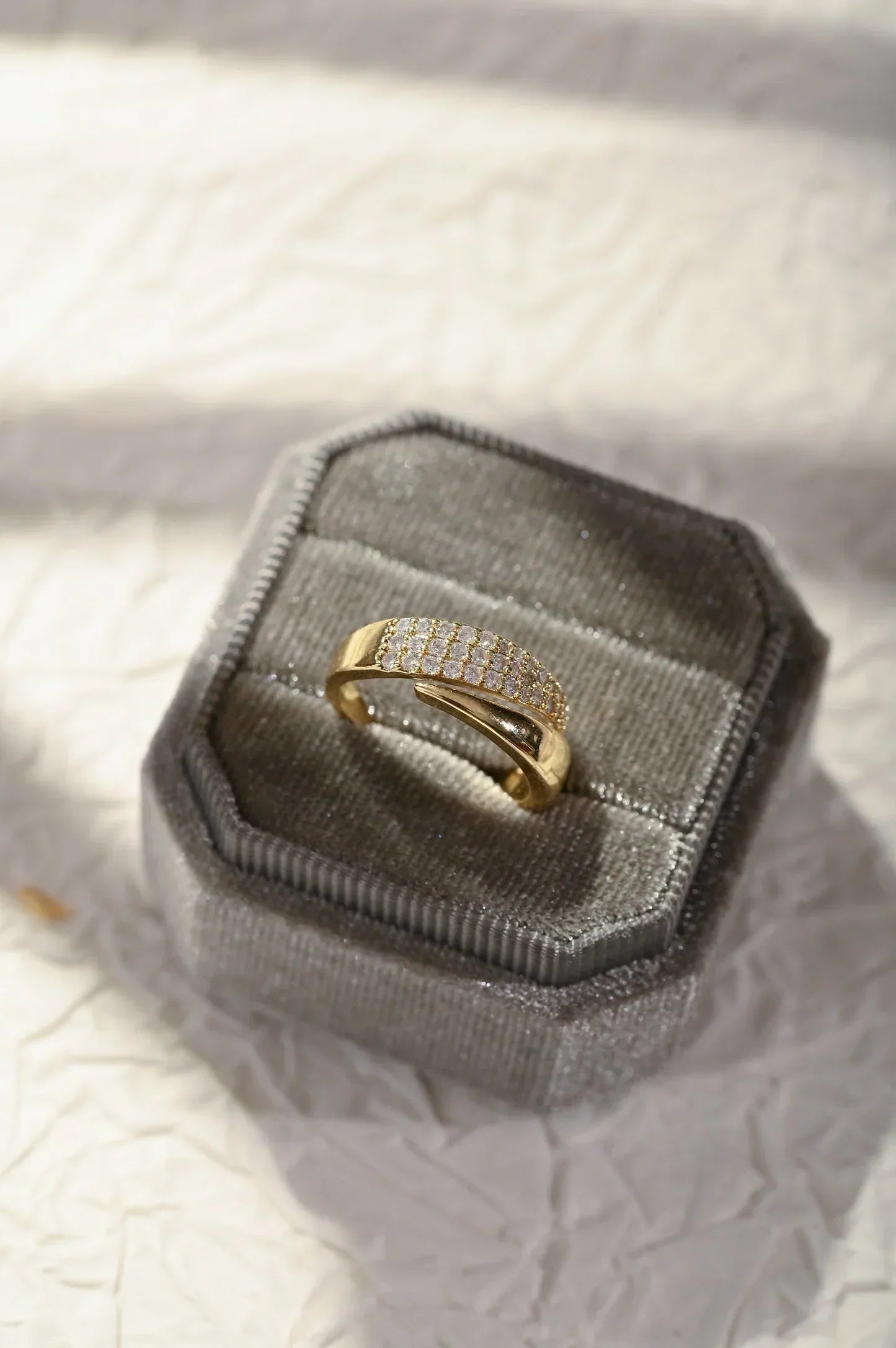 Eluné | Eternal Light Ring