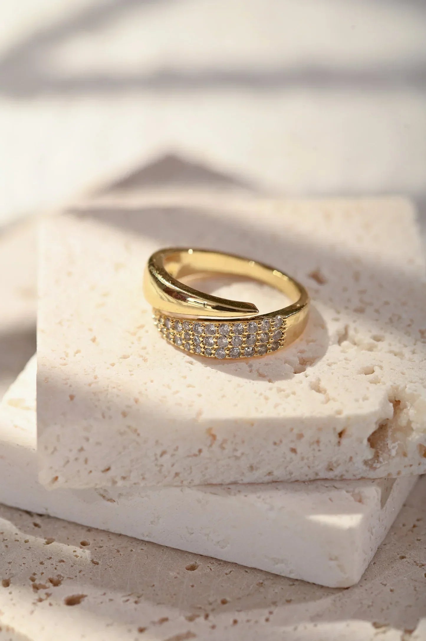 Eluné | Eternal Light Ring