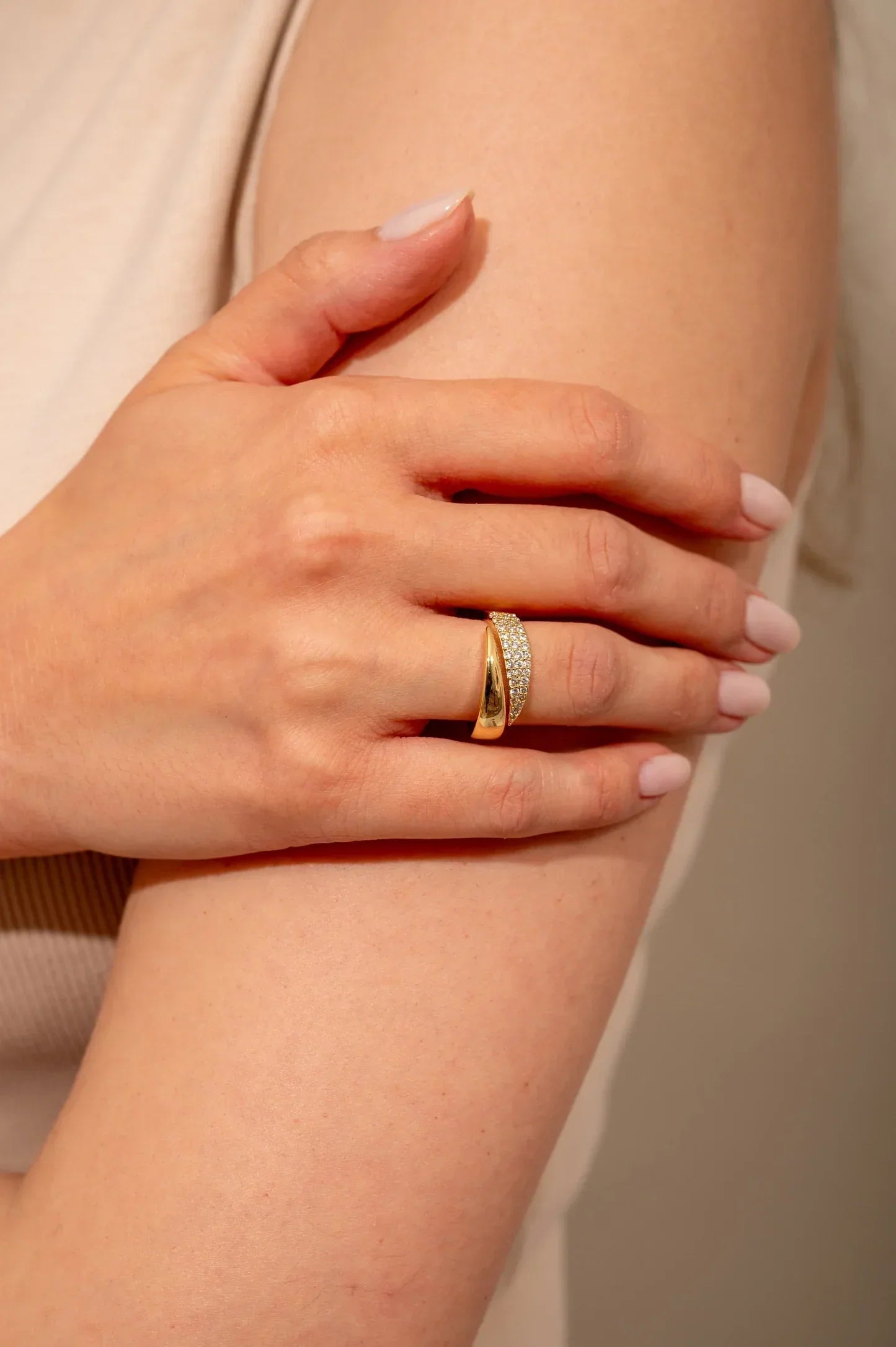 Eluné | Eternal Light Ring