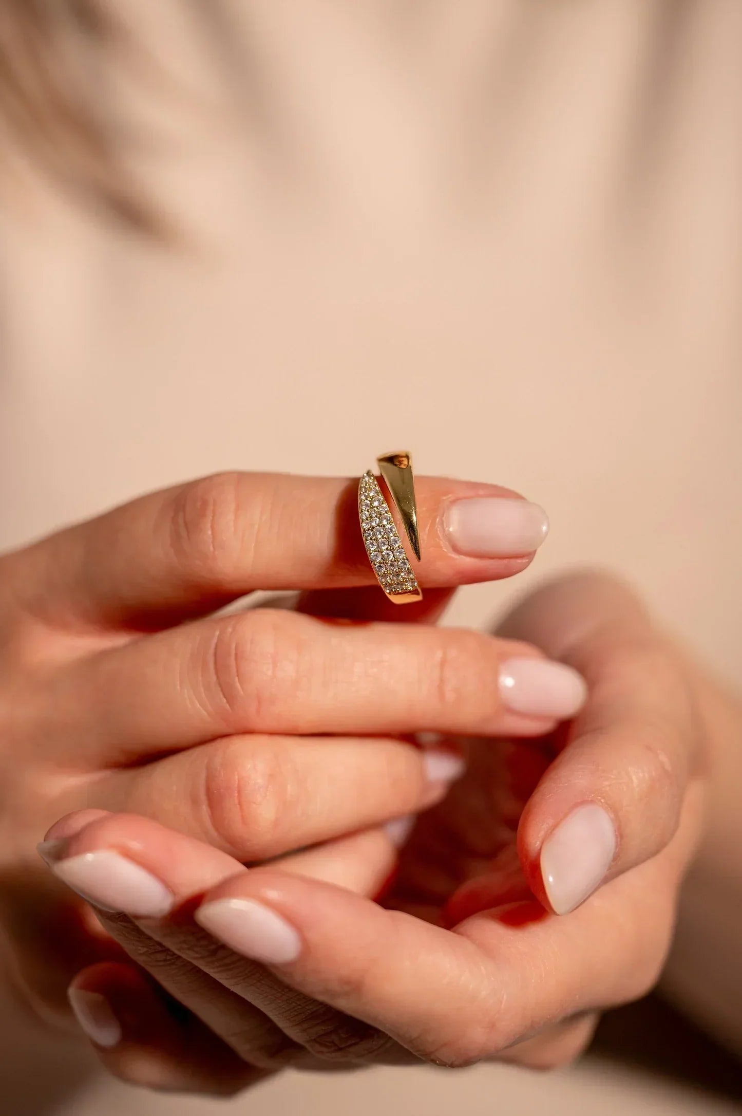 Eluné | Eternal Light Ring